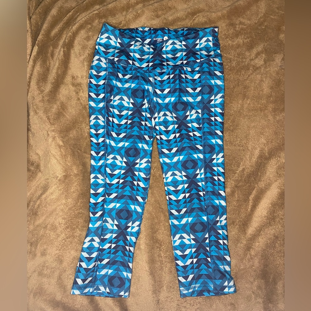 4/$20 Old Navy Active Capris